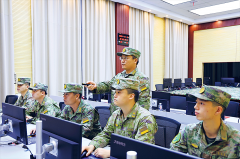 这个暑假军校教员的忙碌身影